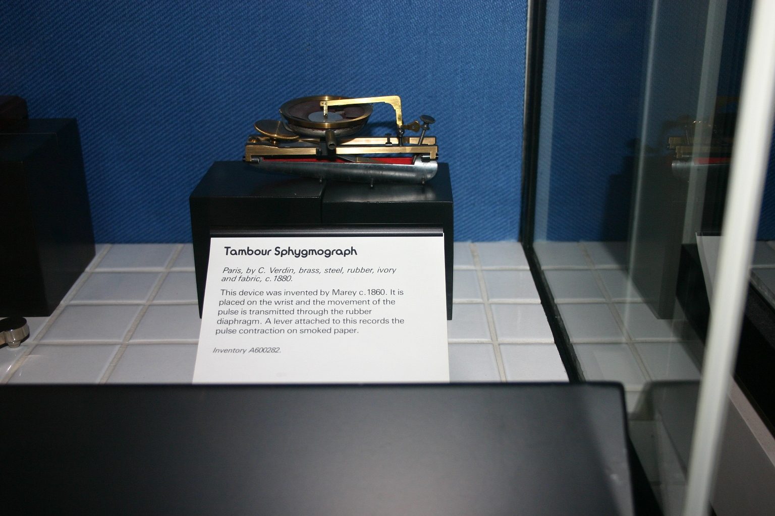 Tambour%20Sphygmograph%2C%20Science%20Museum%2C%20London%20-%2001.JPG